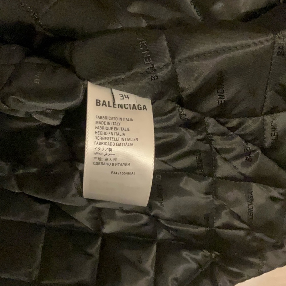 BALENCIAGA FAUX FUR PARKA SIZE 40/ LARGE. NEW W/TAGS, LARGE BB GRAFFITI ON BACK - Picture 8 of 9